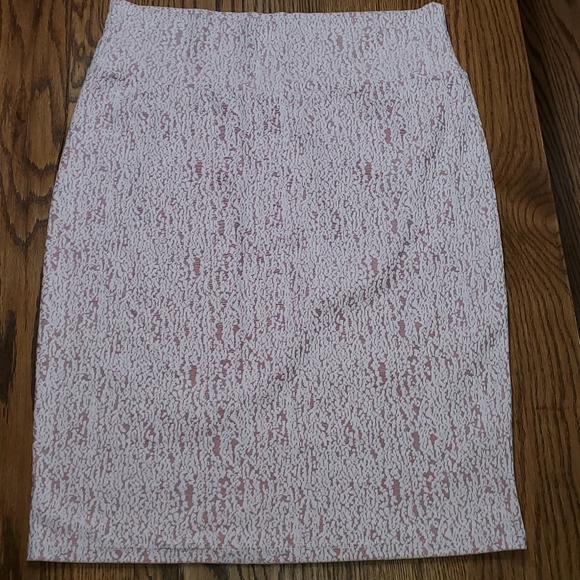 LulaRoe Cassie XL pink - Picture 2 of 4